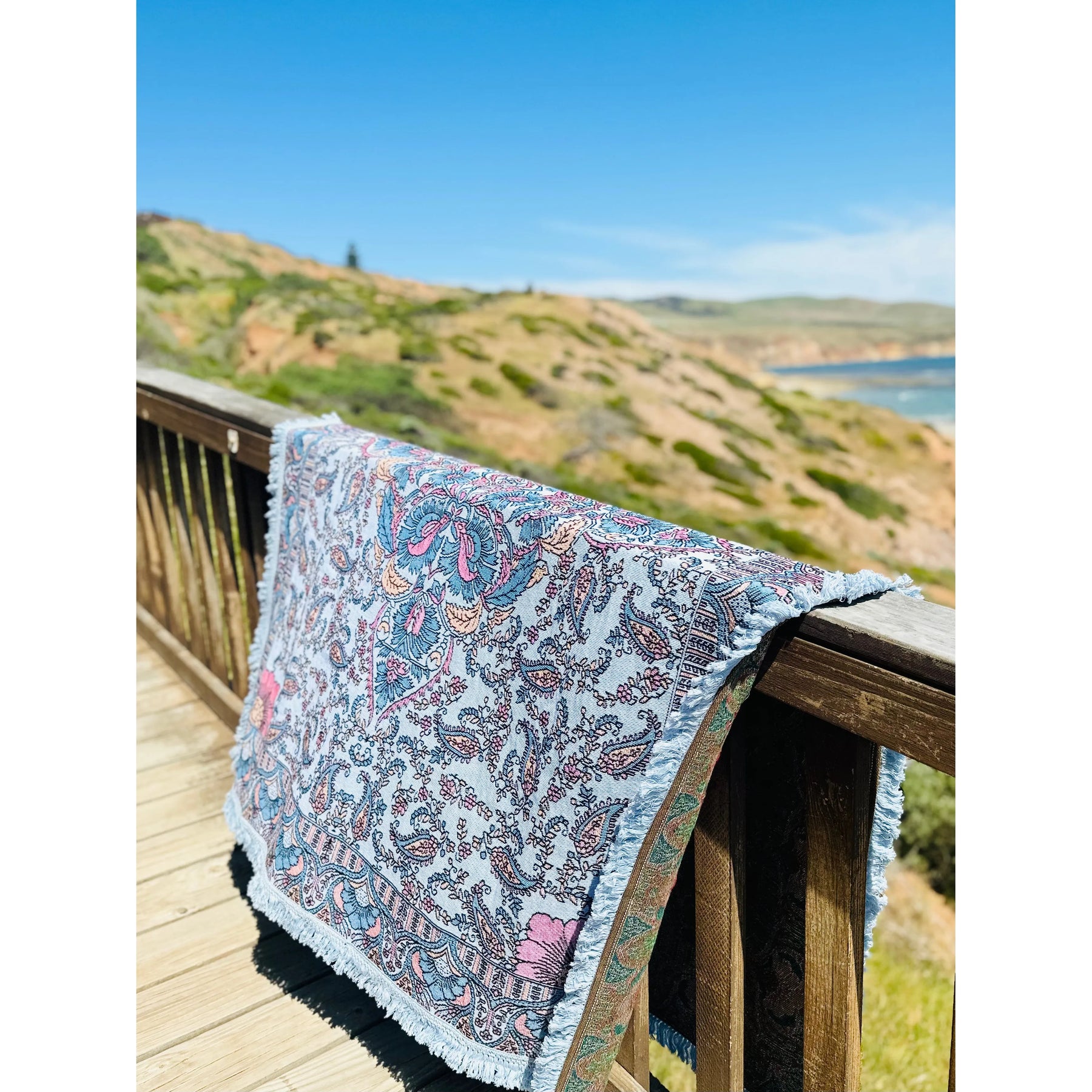 Picnic Rugs / Woven Throws – Picnic Mantra